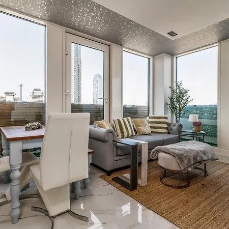 Canary Wharf Retreat With Free Secure Parking London Exterior photo