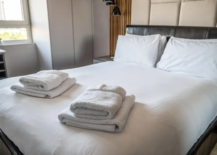Canary Wharf Retreat With Free Secure Parking