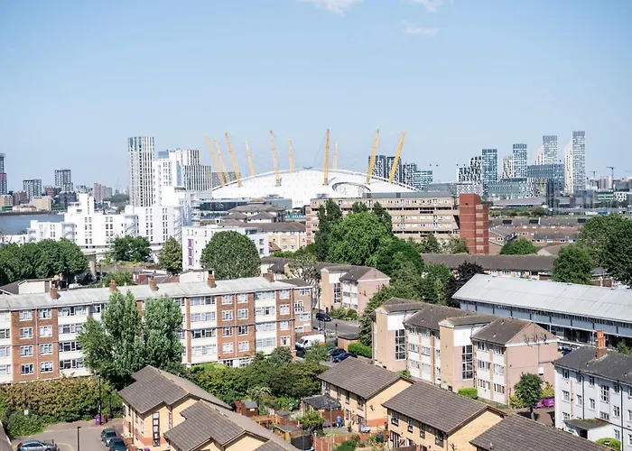 Canary Wharf Retreat With Free Secure Parking